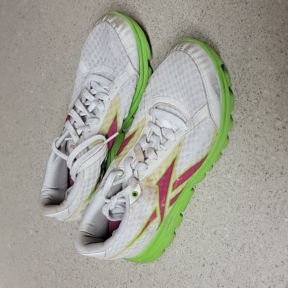 Reebok shoes - Picture 1 of 4